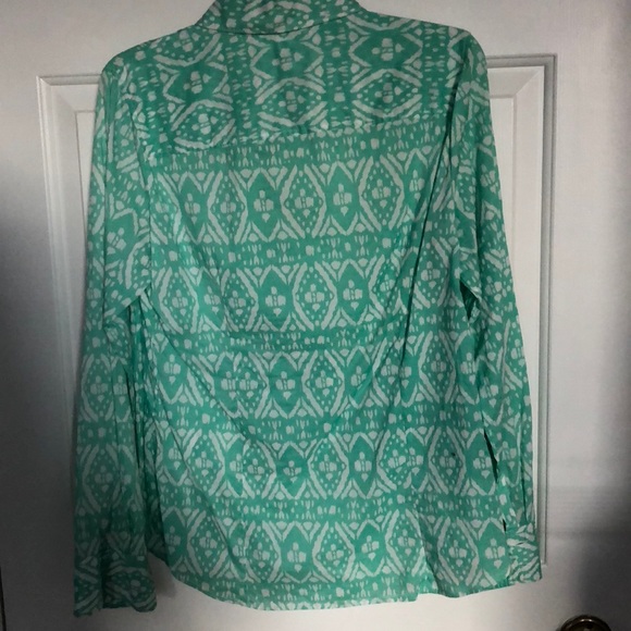 Button down - Picture 2 of 3